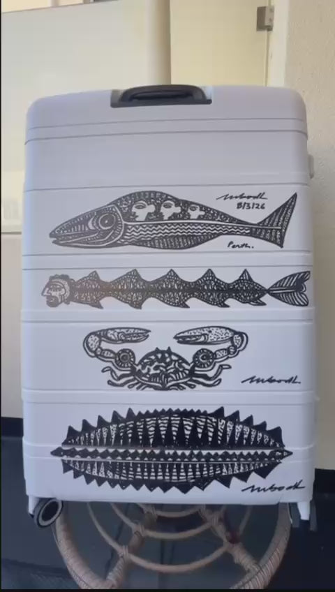 DRAWING ON A SUITCASE